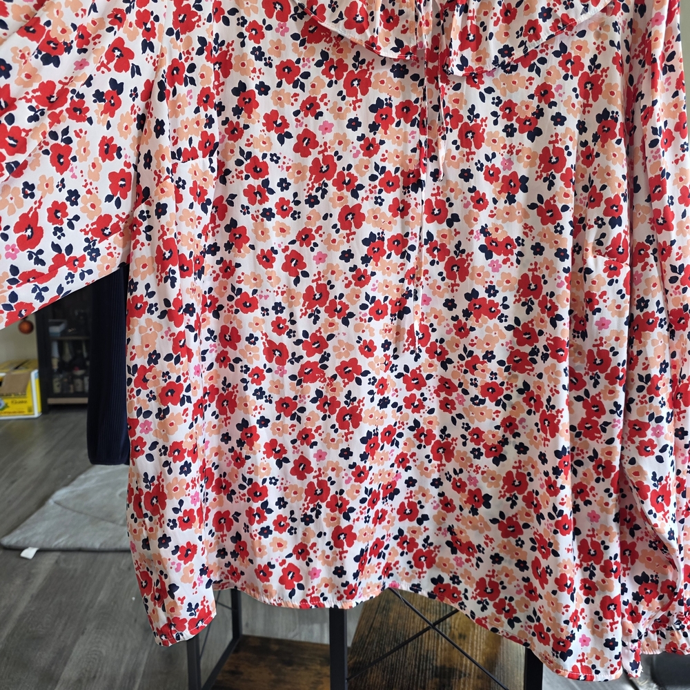 Croft & Barrow Red and Black Floral Top